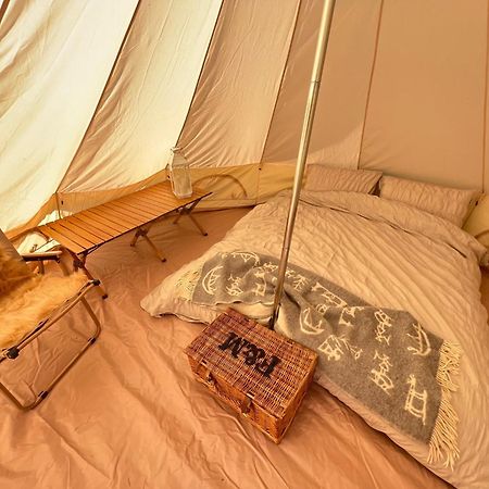 Bell Tent 4M Fossewold Farm Camping Moreton-in-Marsh Esterno foto