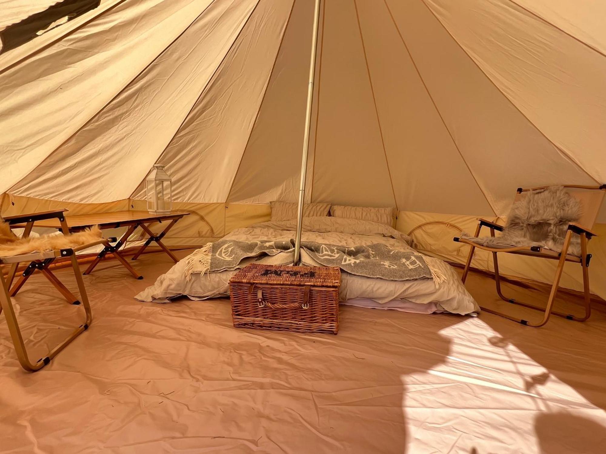 Bell Tent 4M Fossewold Farm Camping Moreton-in-Marsh Esterno foto