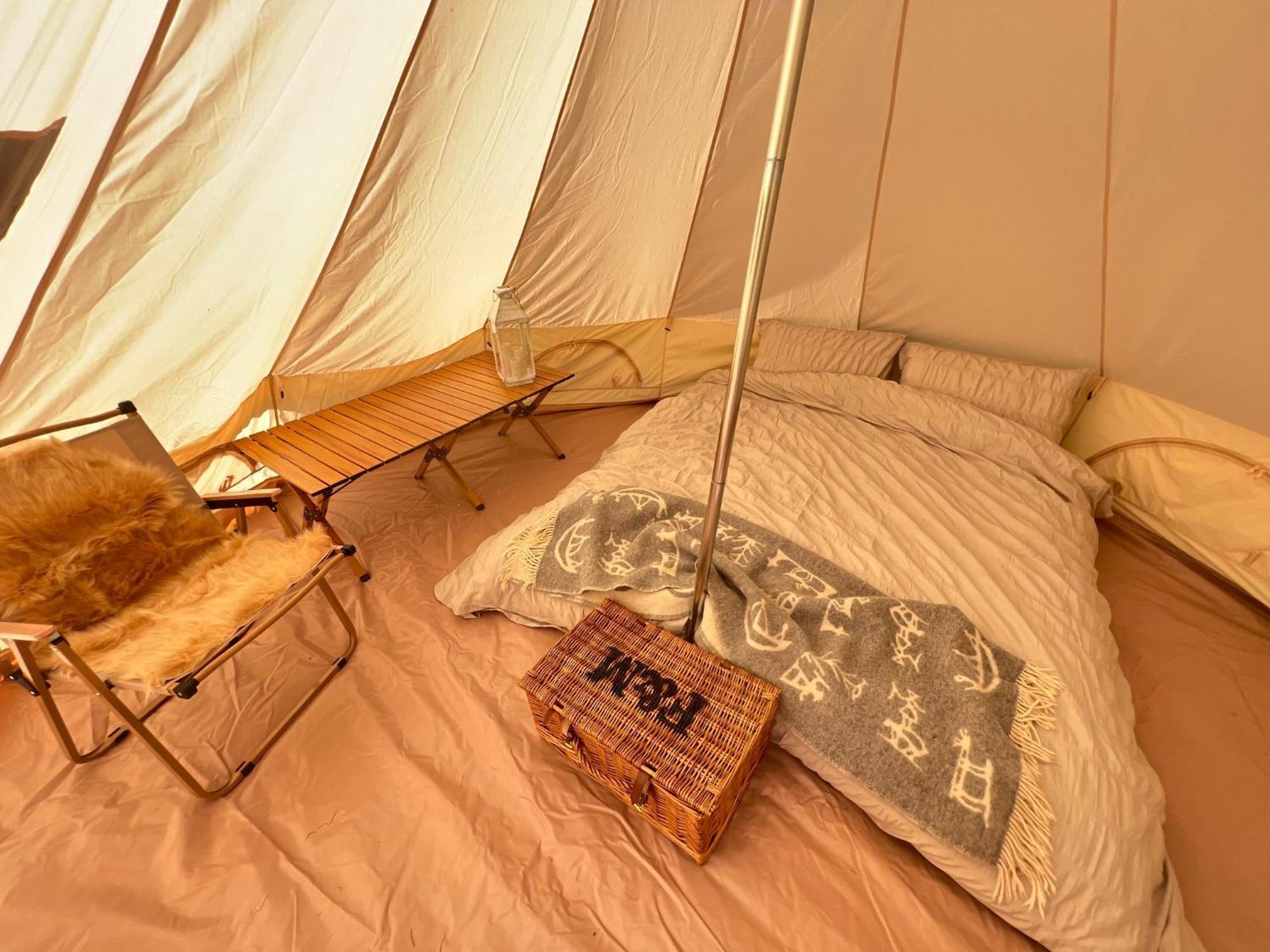 Bell Tent 4M Fossewold Farm Camping Moreton-in-Marsh Esterno foto